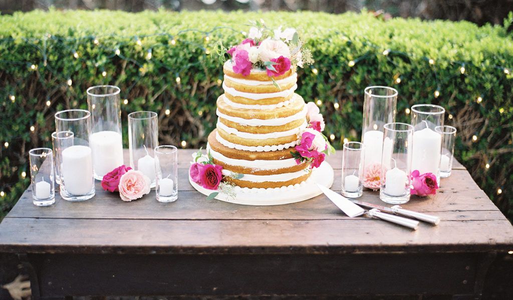 Flores naturales para decorar la tarta de boda - Lluvia de Arroz