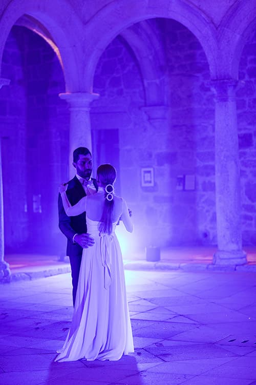 Iluminacion baile de boda con humo Parador de Santo Estevo