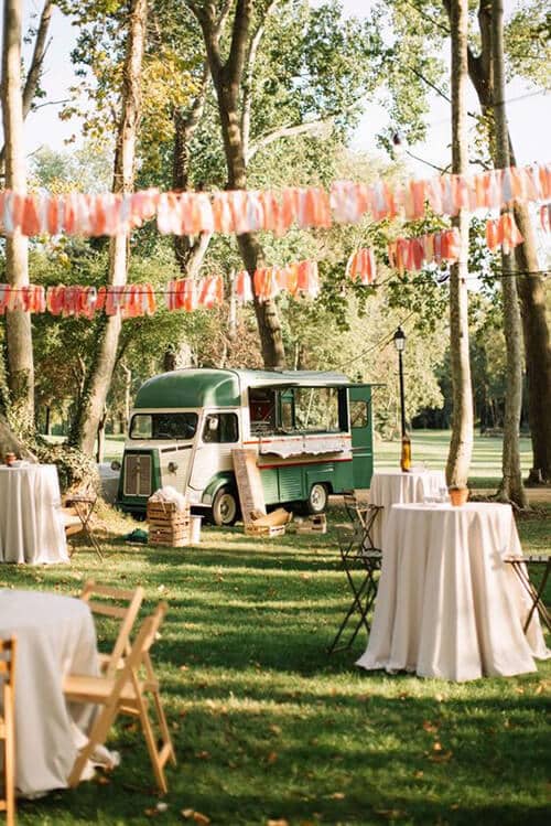 Tendencias de boda 2021 - aperitivo con food truck