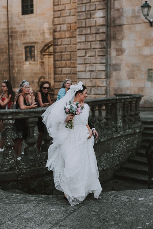 Vestido de novia con velo - vestidos de novia 2021 - tienda de vestidos de novia en Vigo