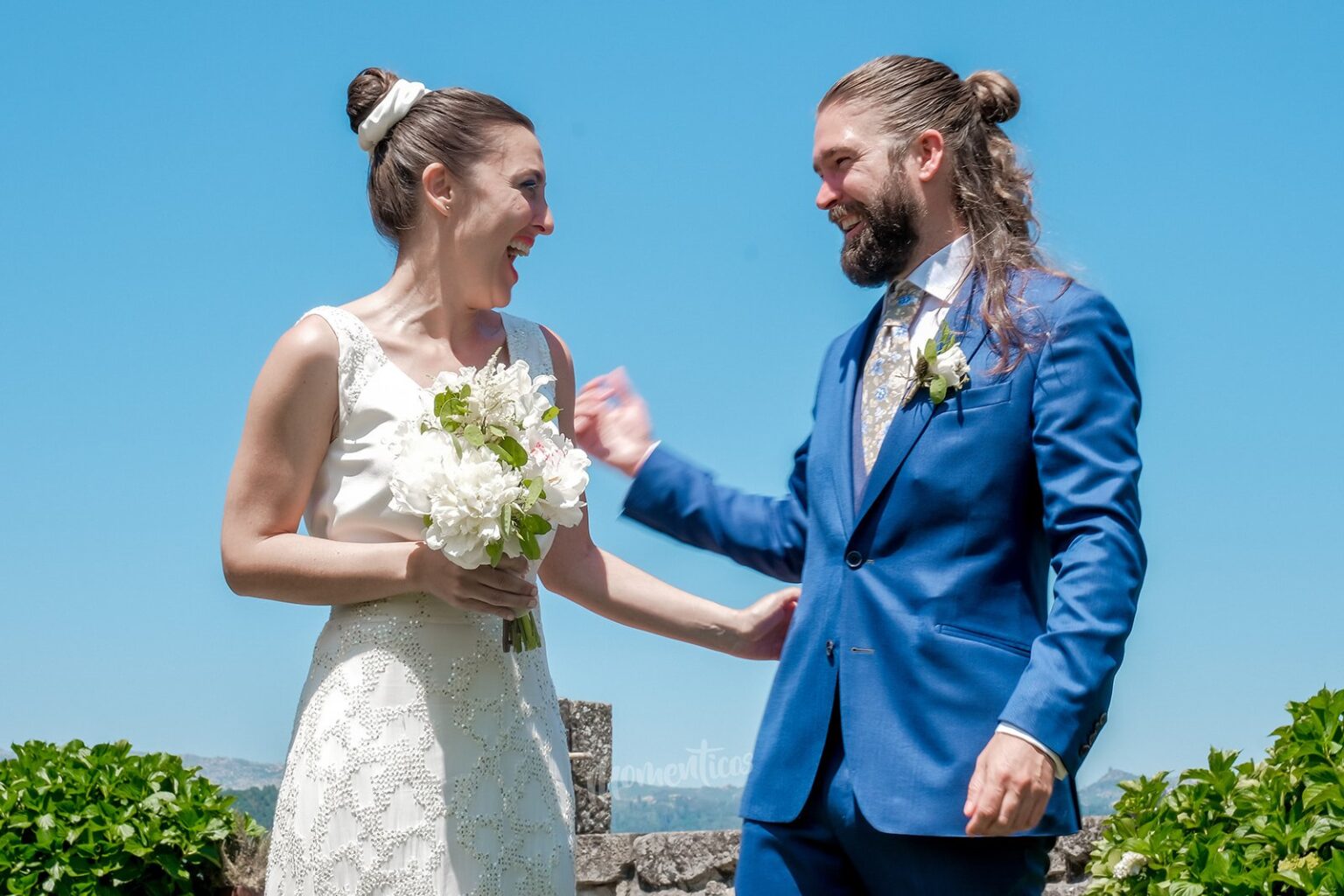 La Boda De Andrea Y Mark En Casal De Armán Lluvia De Arroz